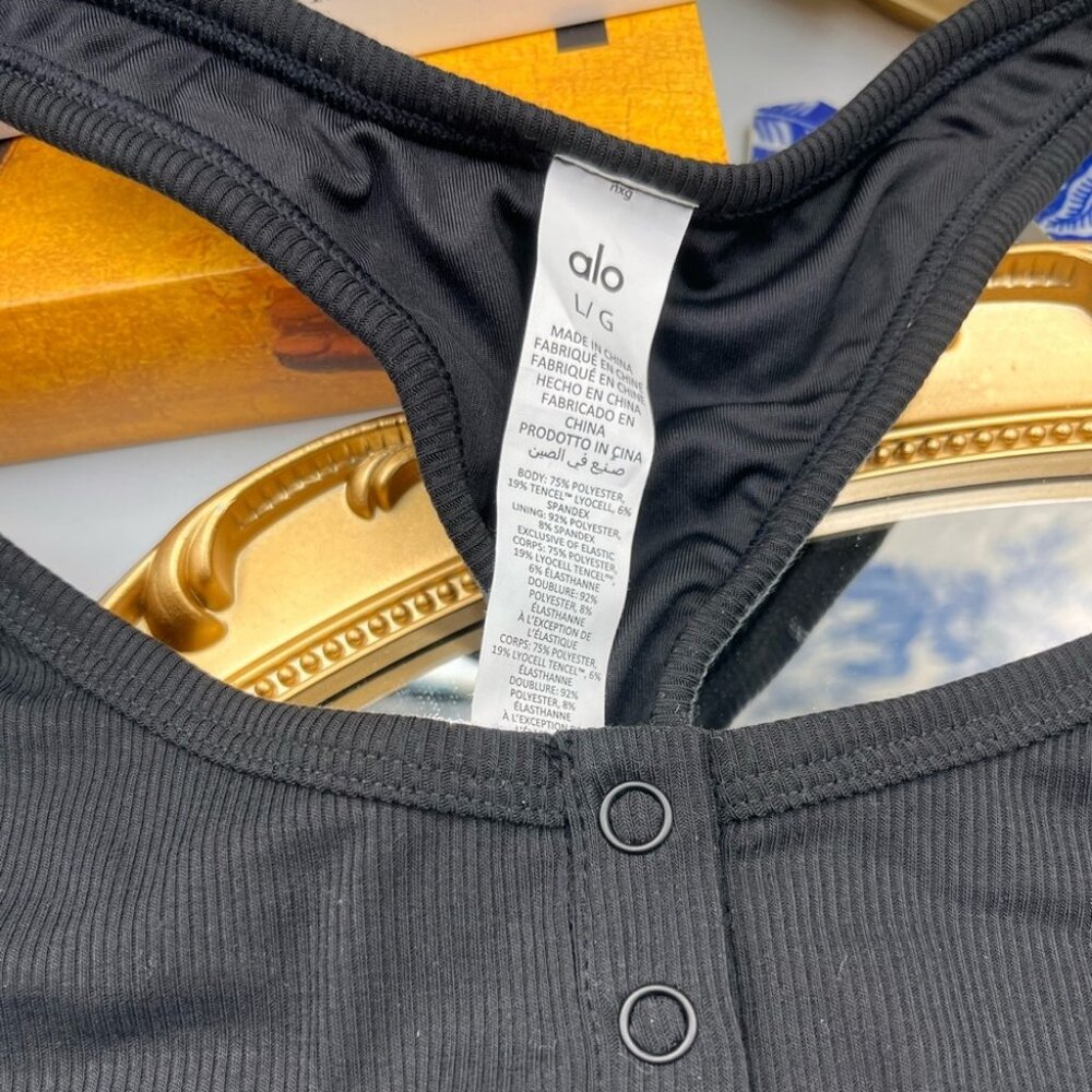 🆕 ALO YOGA 🧿 BNWOT Icon Ribbed Henley Sports Bra + Icon Thong Bundle - Size L - Picture 5 of 14